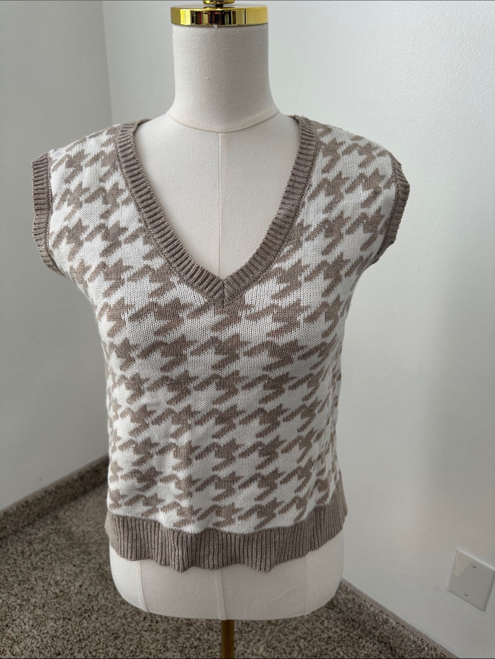 👛 Jessica Simpson Sweater Vest
